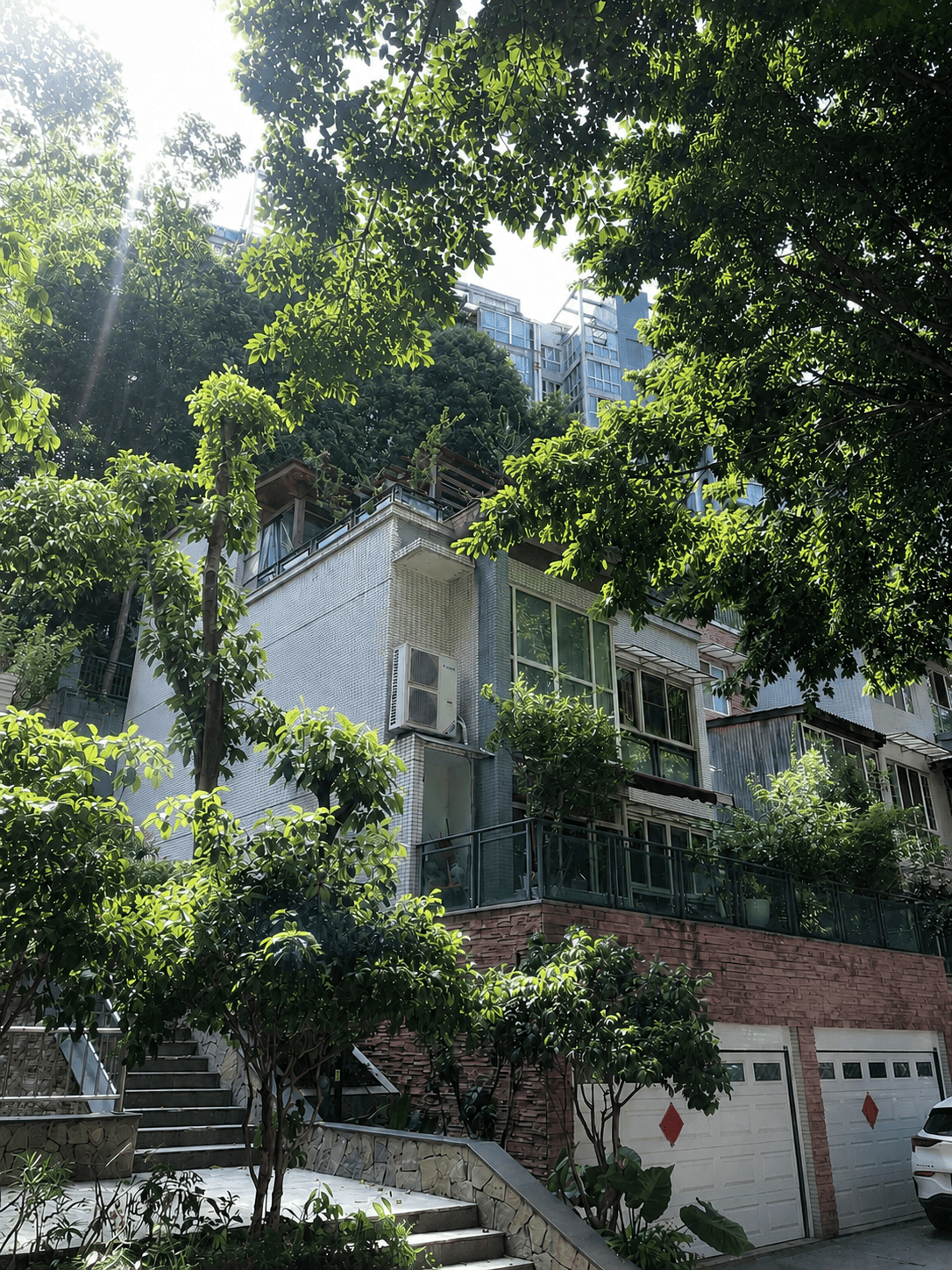 克孜勒苏柯尔克孜岛居岁月从容升级：小小岛老别墅加装蒂升悦行款电梯